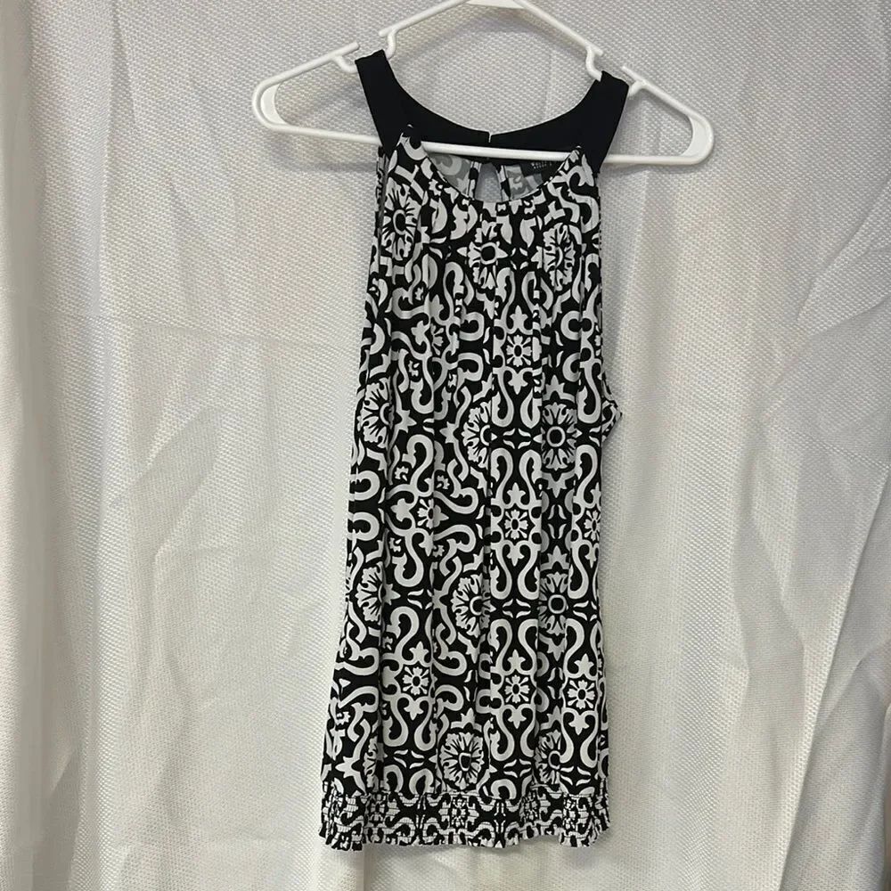 White House Black Market Black and White Patterned Top